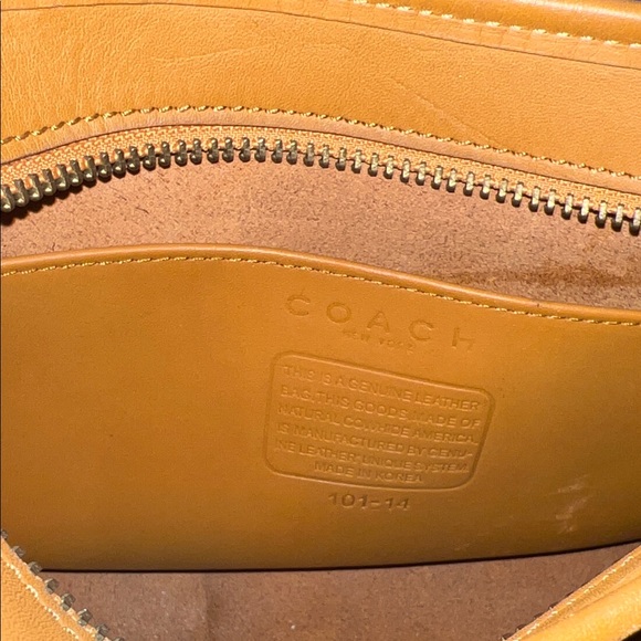 💛 COACH Butterscotch Glove-tanned Cowhide Leather Zippered Crossbody Vintage Bag - Picture 7 of 9